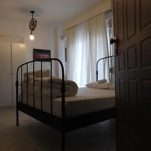 apt-konstantinoss-luxury-studio.hotelschalkidiki.net/
